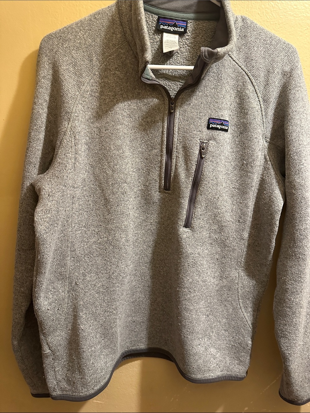 Patagonia Men’s Light Gray Quarter-Zip Sweater Pullover